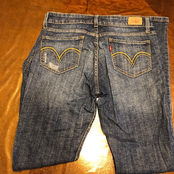 Super low Levi’s - Picture 2 of 4